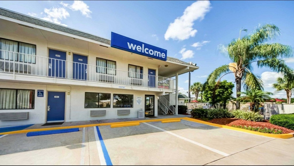 Motel 6 Lakeland Hotel In Lakeland Fl ($109+) | Motel6 - Motel 6 Florida Map